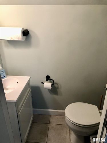 435 W Jackson St, Macomb, IL 61455